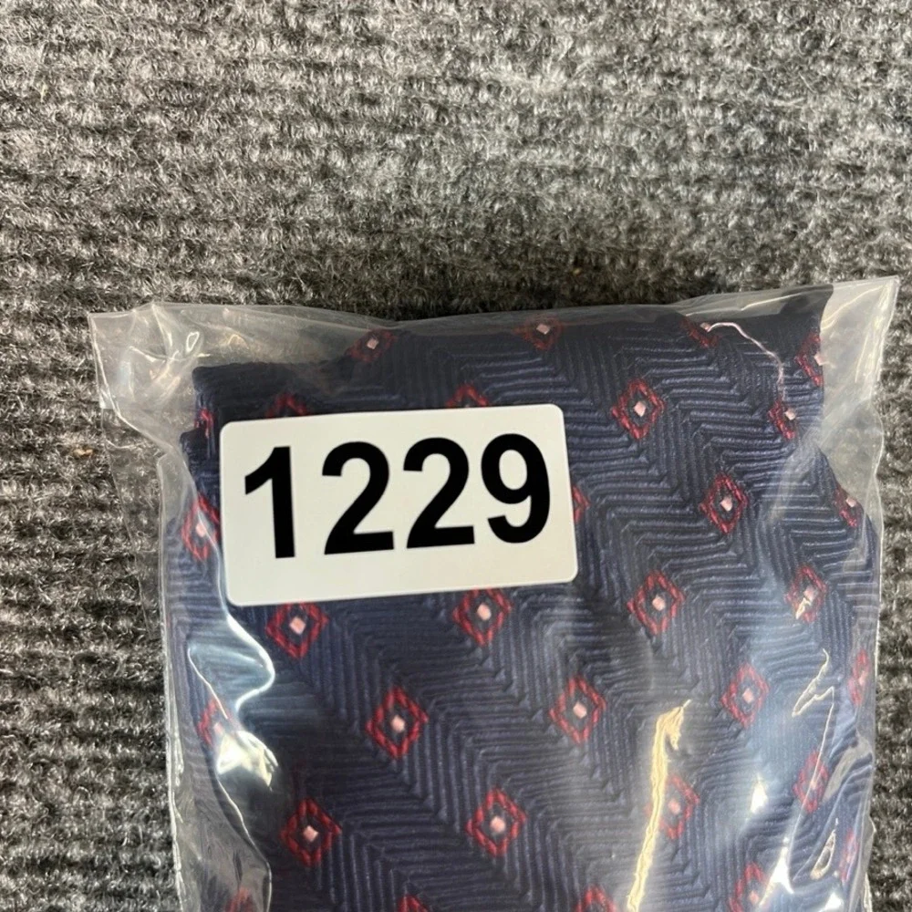 Brooks Brothers Basics Navy Blue Silk Tie Red Diamond Herringbone USA Made